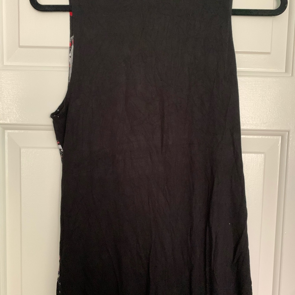 ๐ฆ Disney Snow White Hot Topic tank top - Picture 4 of 6